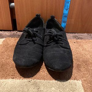 Aldo Size 5 Black suede flats